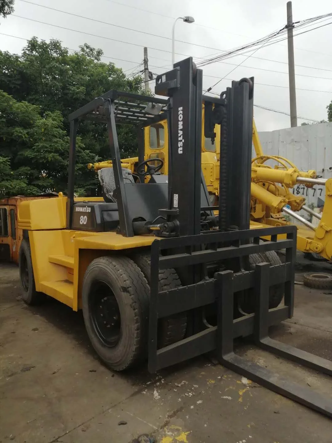 Used Komatsu forklift Fd80 8
