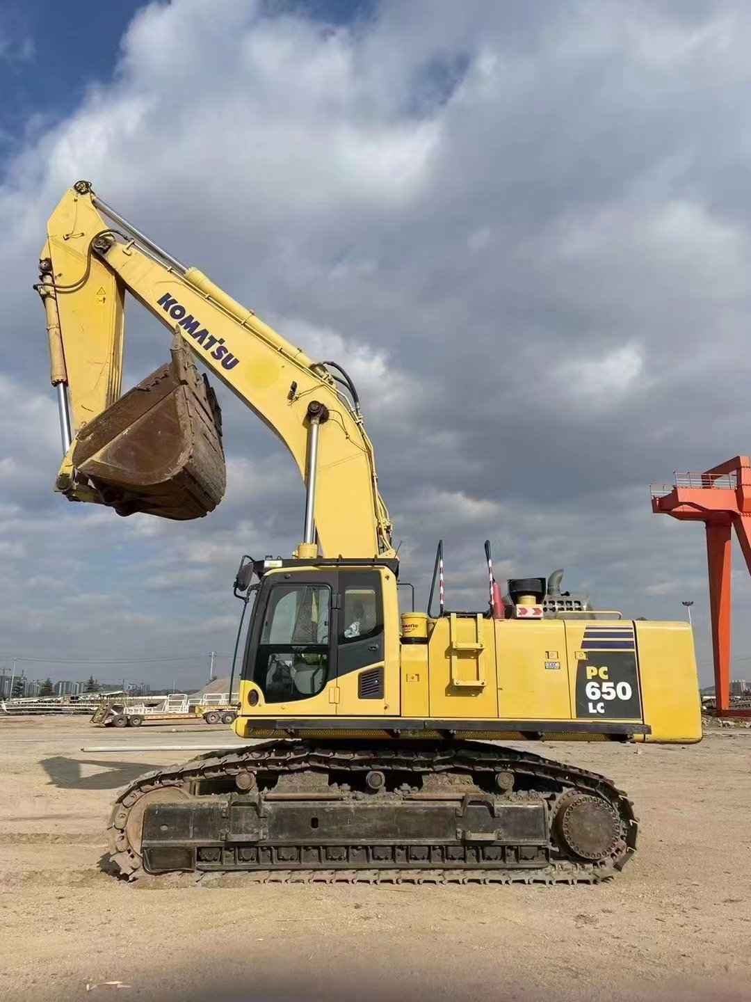 Japan imported 65 tons of second-hand excavator Komatsu PC650 original hydraulic excavator sold at a low price 11