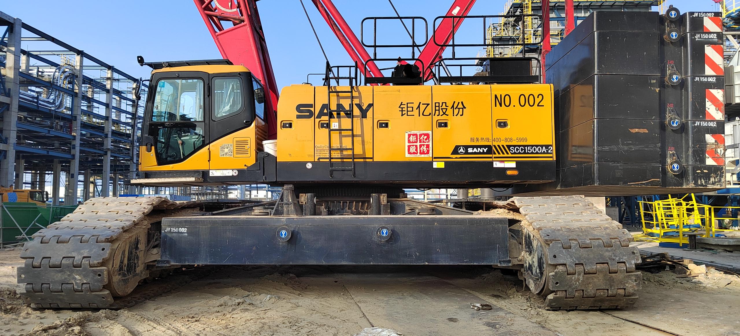 Cần cẩu bánh xích SCC1500A-6 sức nâng 150 tấn Cần cẩu bánh xích ống lồng 150 tấn 6