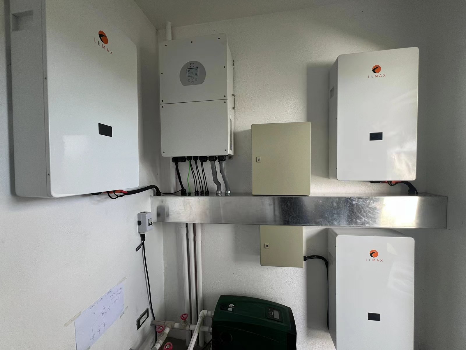 Unleash the Power of Solar Energy with LEMAX 10kWh Lithium Batteries and Deye Inverter 1
