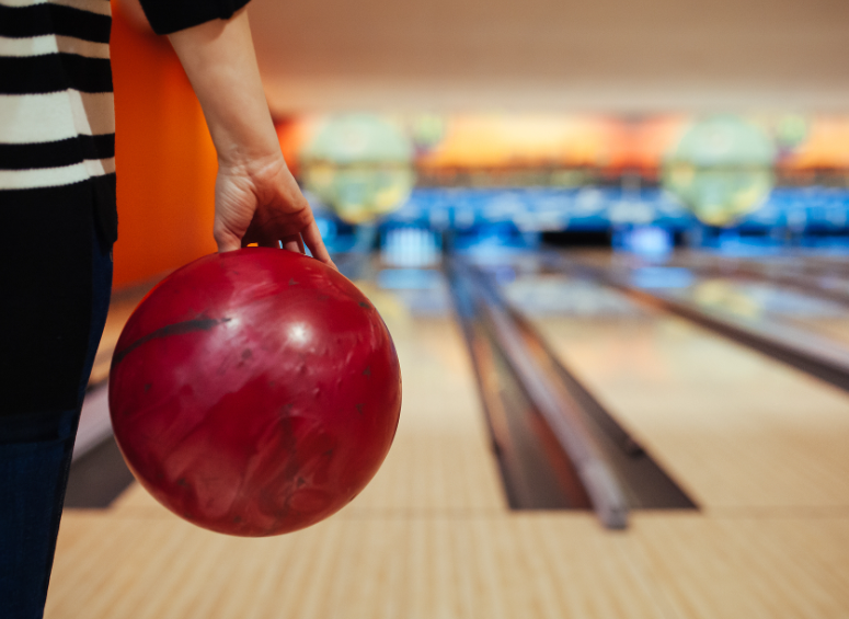 能用長指甲打保齡球嗎? 3