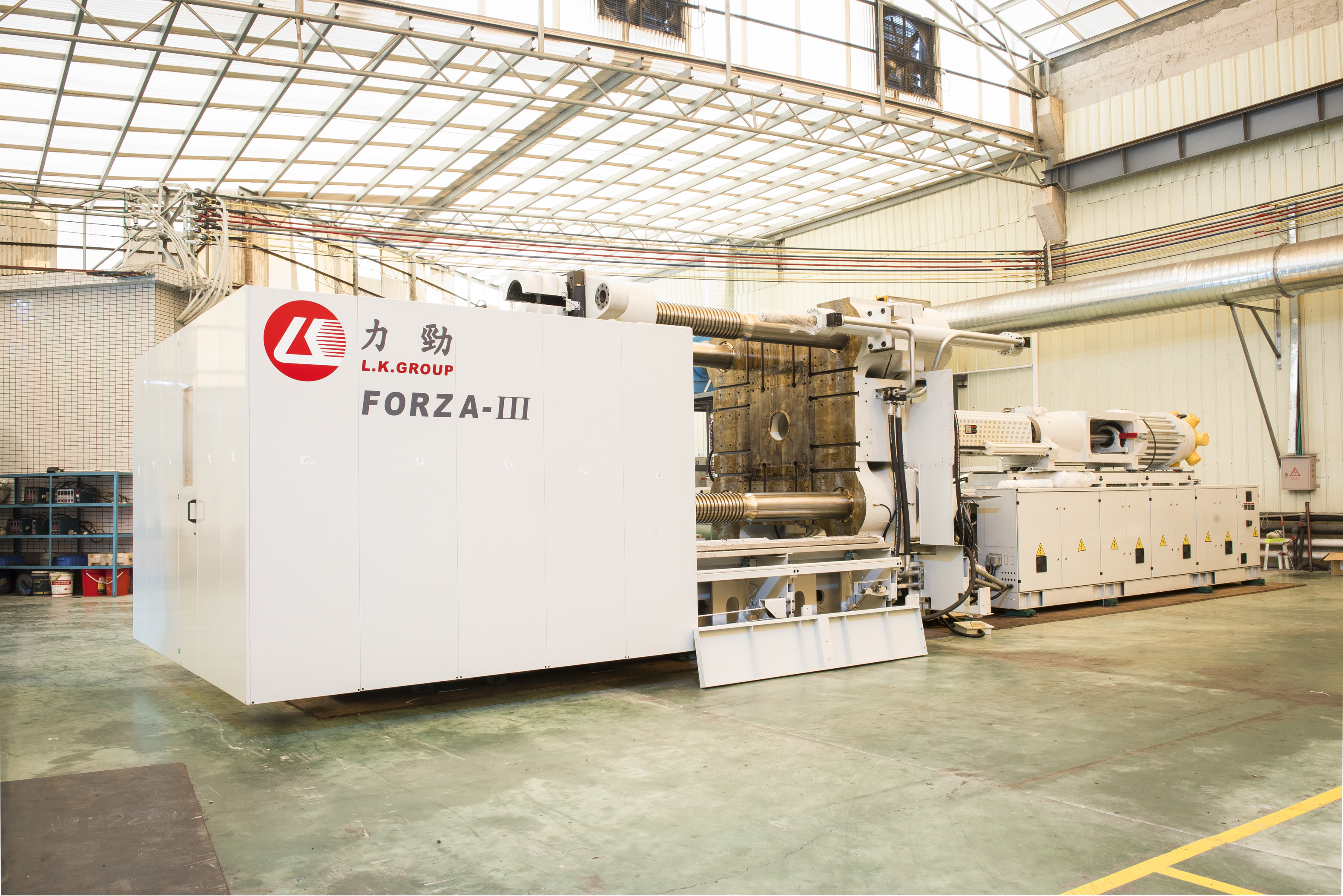 Advanced Injection Molding with Custom Mold Services 1