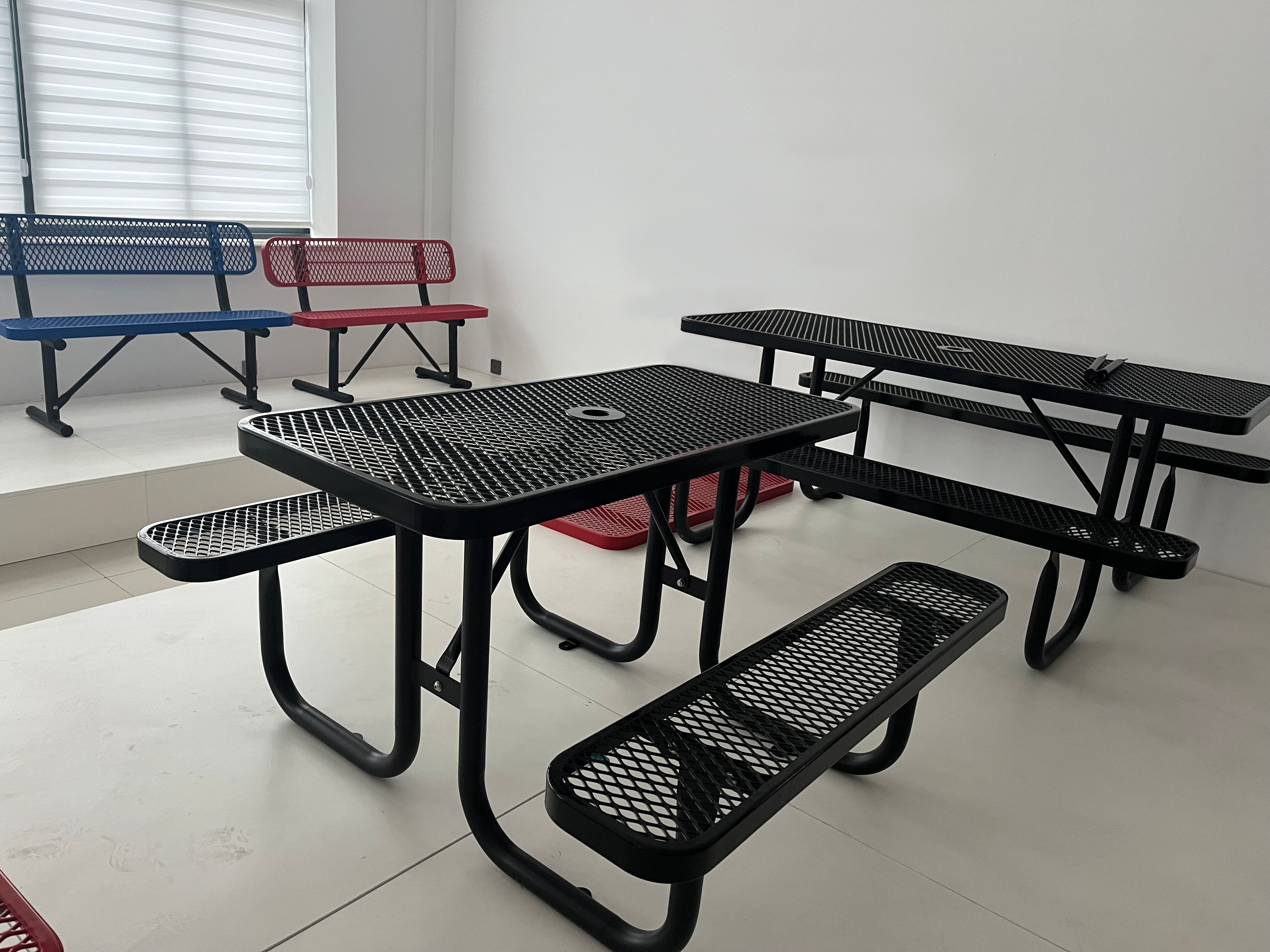 Heavy Duty Metal Round Commercial Picnic Table with Mesh Top - Haoyida Factory Heavy Duty Metal Round Commercial Picnic Table with Mesh Top - Haoyida Factory