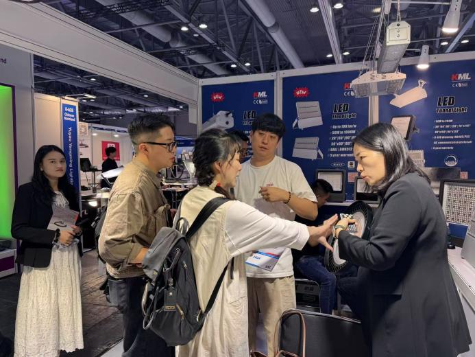 KML Showcases Advanced LED Solutions at Hong Kong Lighting Expo 3