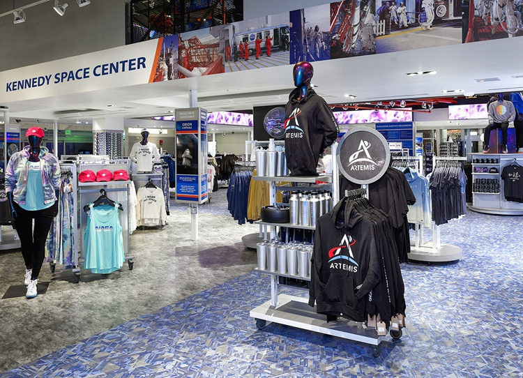 How to Choose the Right Clothing Store Fixtures for Your Shop? 2