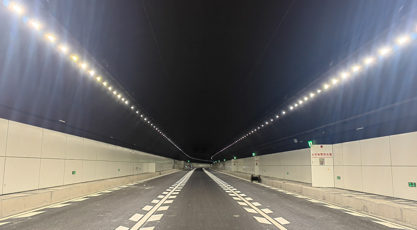 إيجاد مصنع موثوق لمصابيح أنفاق LED في الصين 1