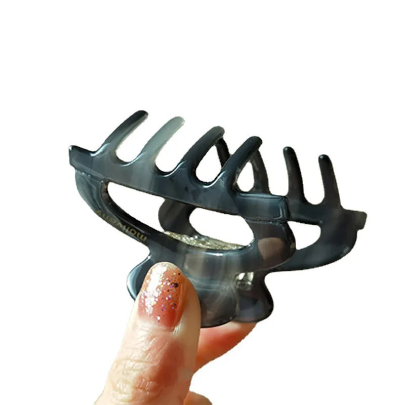 Plastic Hair Combs J24491 - - Dowell 17