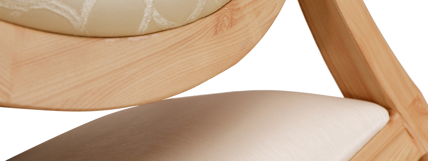 Krijg een houtlook en raak in een metalen stoel 3