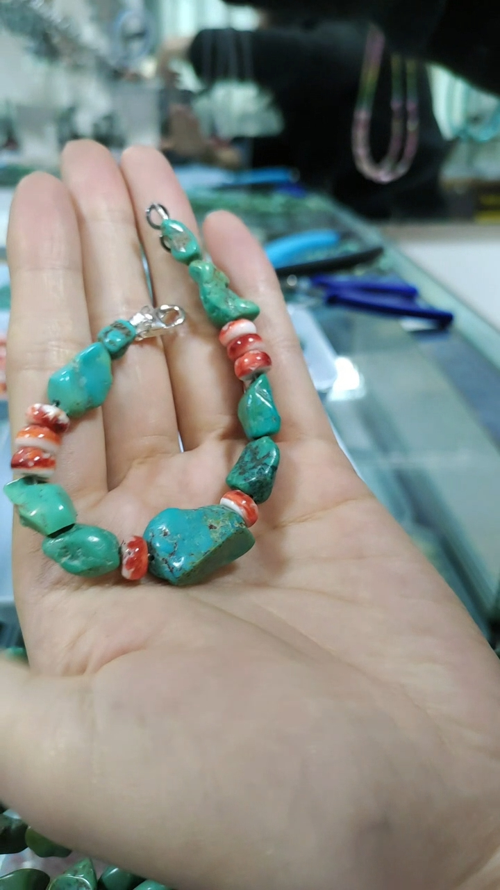 Shiriki mchakato wa kuunganisha bangili, uumbaji unalevya. 9