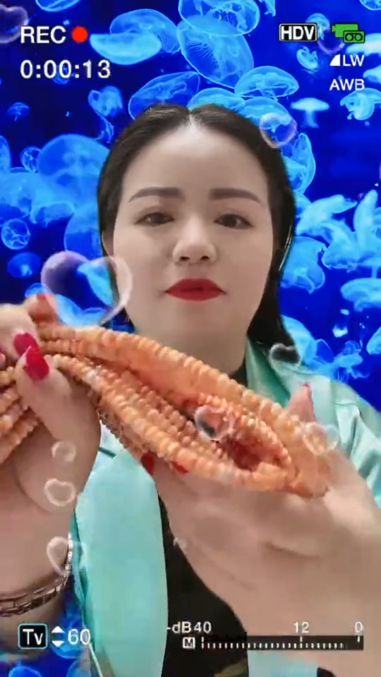 Spiny oester abacus kralen mei de hân makke snijden hawwe sawat 150 kilogram om gruthannel te meitsjen 8