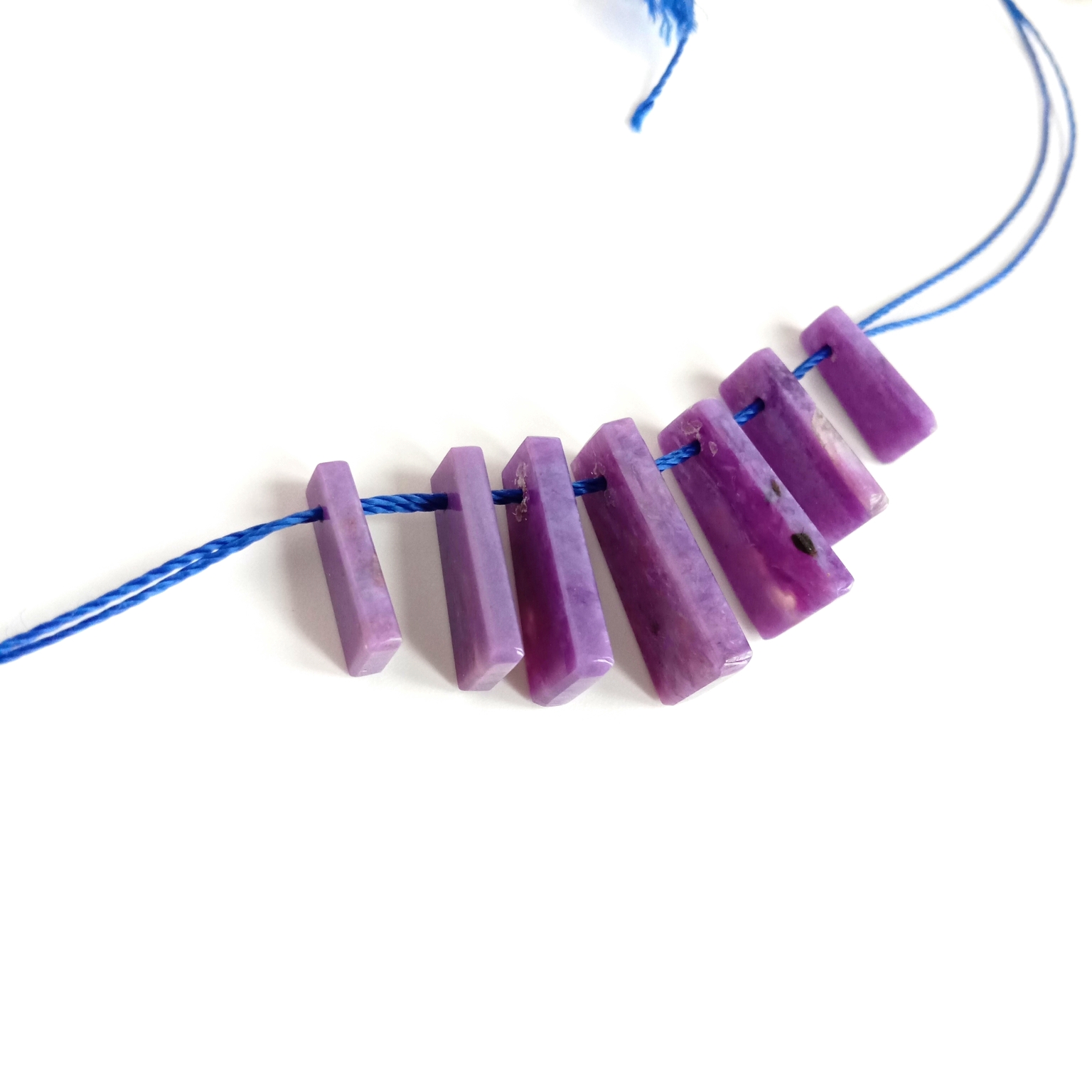 Dahabka Dahabka Dabiiciga ah ee Dahabka Dahabka ah ee Gemstone Dahab guduudan oo ka samaysan Xaraaro Charoite ah 14