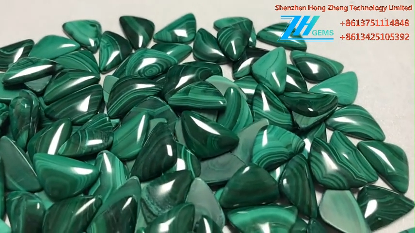 Natural Malachite Triangle Cabochon Flat baksteinn 8