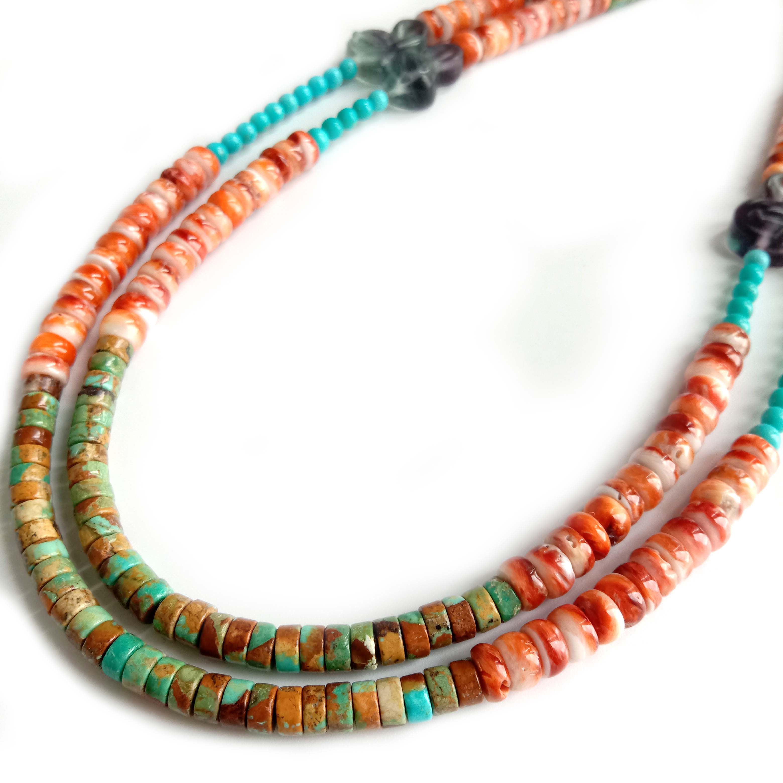 ខ្សែកដែលផលិតដោយ Spiny Oyster Rondelles ជាមួយនឹង Turquoise Heishi ធម្មជាតិ 15