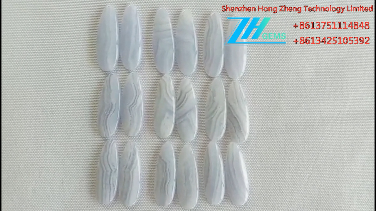 طبیعي عقیق چپ او ښي سره د اوبو د څاڅکو شکل په اسانۍ سره سمون لري 8