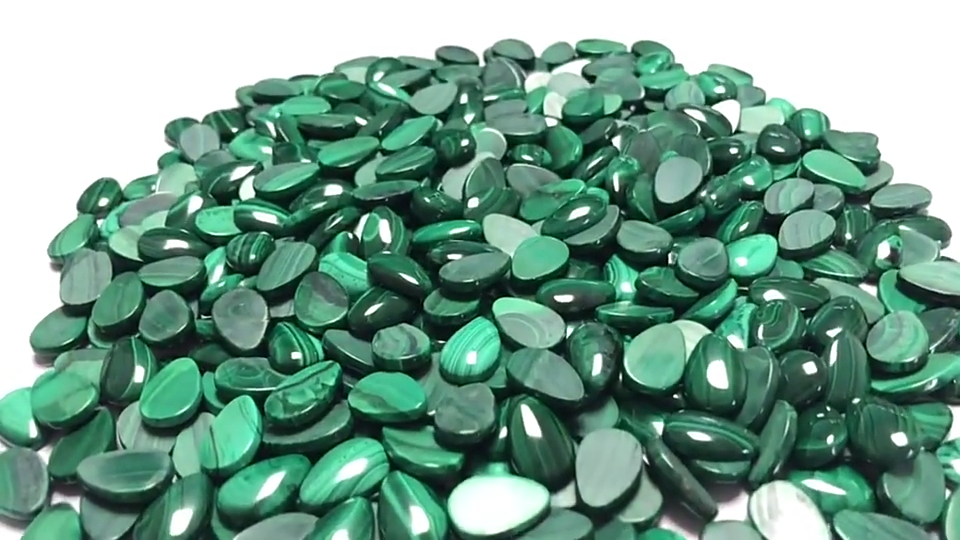 Malachite cabochon pere sebopeho Malachite tala lejoe tlhaho tlhaho 14