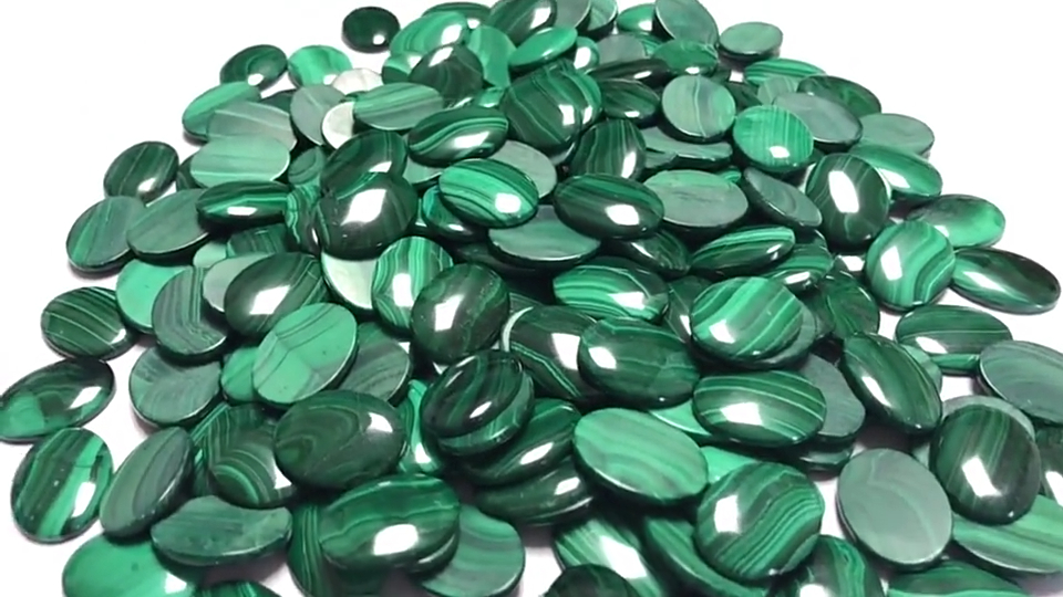 Malachite Oval cabochons Semi dị oké ọnụ ahịa Gemstone Malachite 14