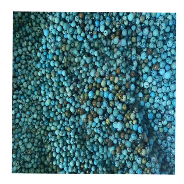 Gorgeous blue turquoise gemstone bead 18