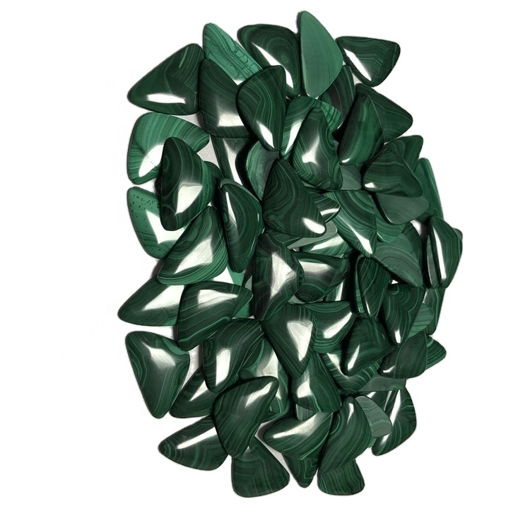 លក់ដុំខ្នាតតូច Malachite ពណ៌បៃតង (Cabochon) 34x21x4mm ដែលមានគុណភាពខ្ពស់បំផុតនៃត្រីកោណ 15