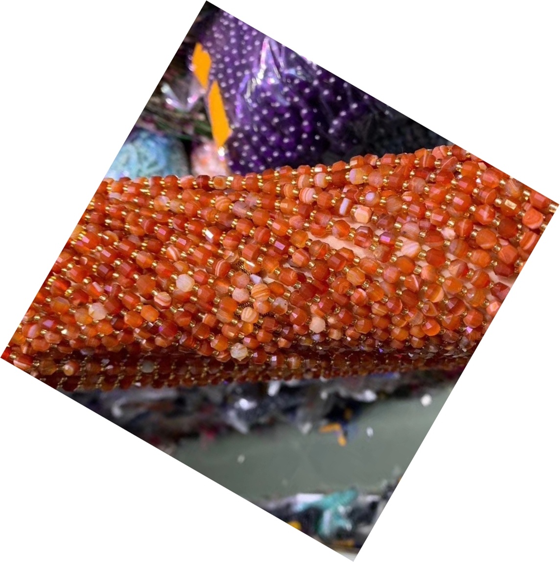 ខ្សែខ្សែកម៉ាឡាដែលមានខ្សែកខ្សែក 15