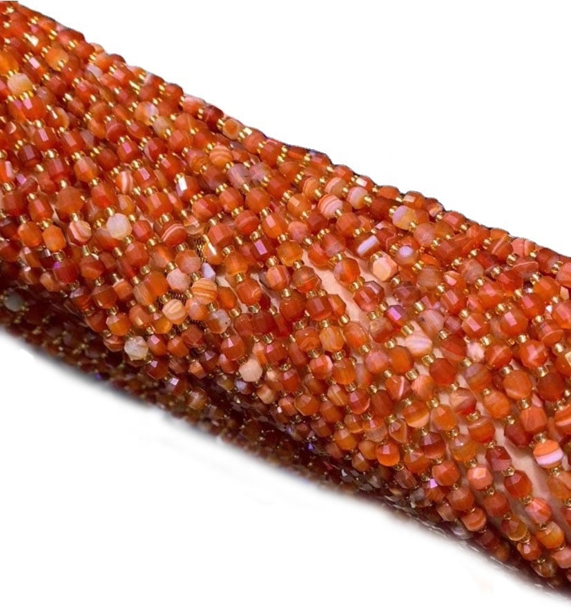 ខ្សែខ្សែកម៉ាឡាដែលមានខ្សែកខ្សែក 17