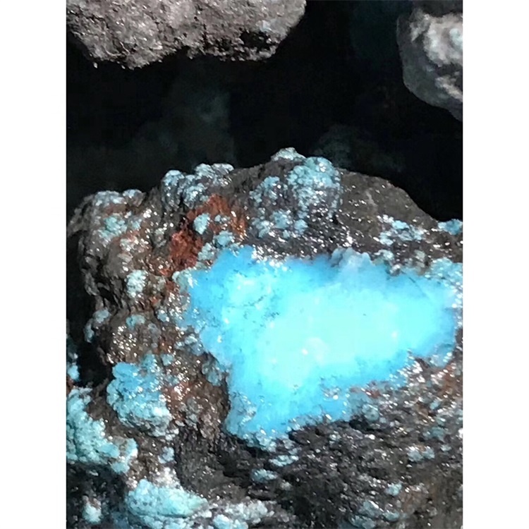 Bule krāsu tirkīza dabīgā raupja un pulēta dabiskā bisbee raupja no Arizonas ASV 9