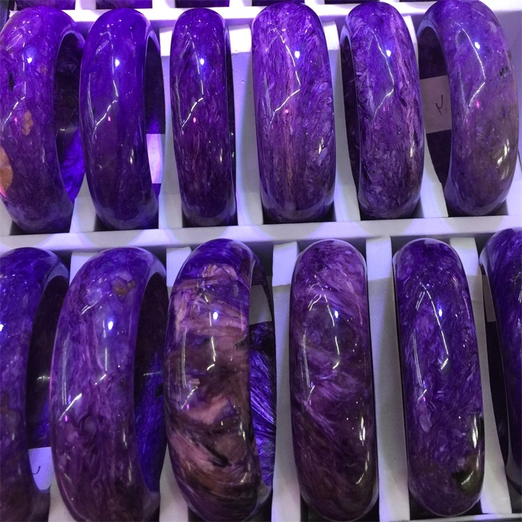 Impresionante Natural Oscuro Púrpura Charoite Bangle Soul Stone Fuerte Curación emocional física Alivie el estrés Gran Charoite Bracel 16