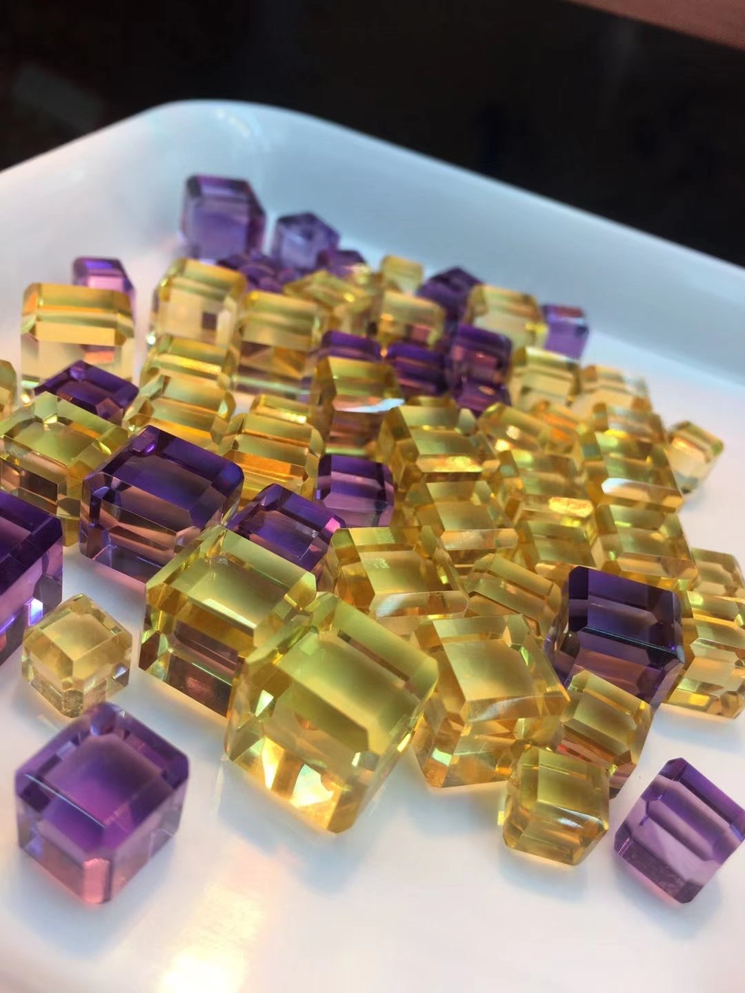 Citrine sareng amethystal sules. 13