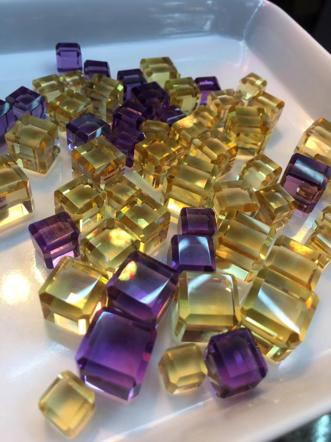 Citrine sareng amethystal sules. 17