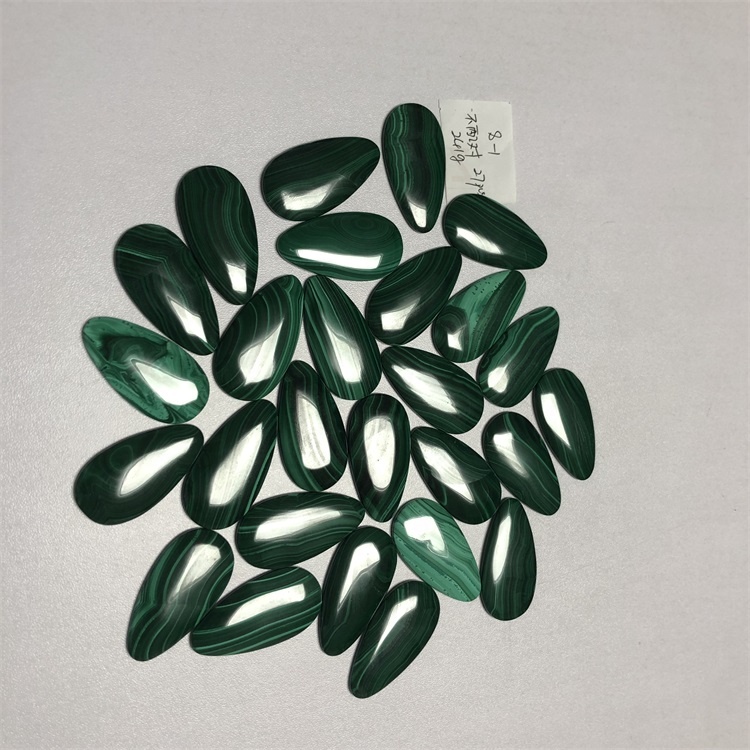 天然梨孔雀石凸茶批次半珍貴的寶石凸帆布批發 17