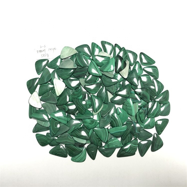 天然孔雀石三角形Cabochon三角形珠寶吊墜大小凸膠中珠寶製造商 17