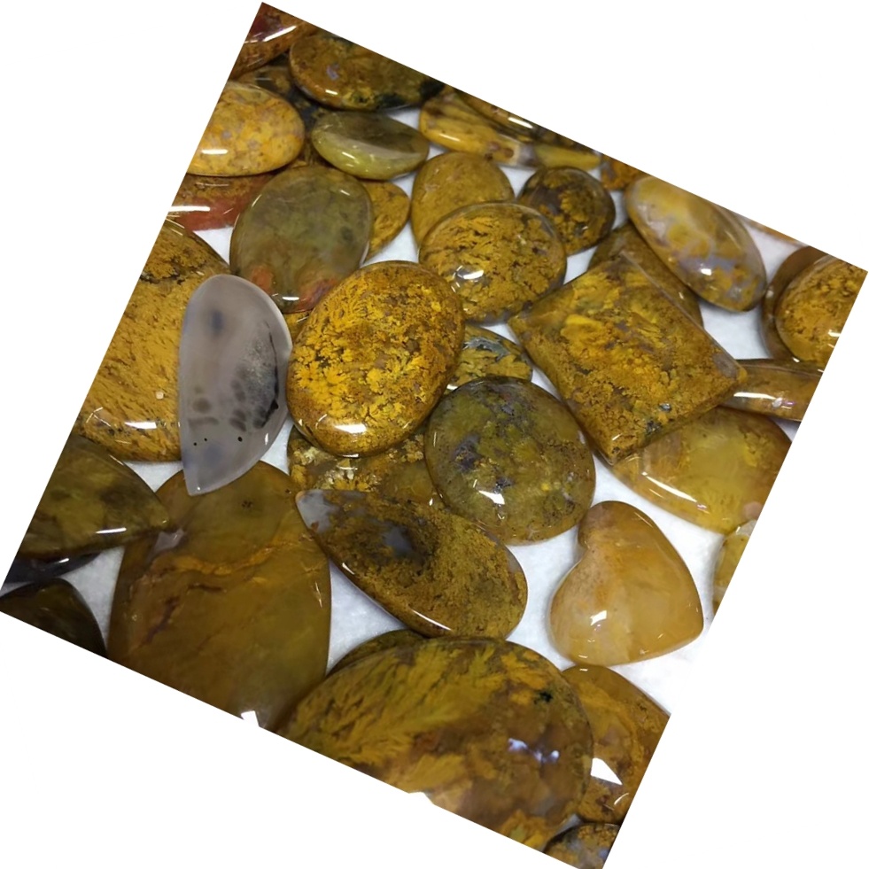 ភាពចាស់របស់ Moss Moss Gemstone Gemstone ពណ៌លឿងរបស់ Moss រលុងគឺពាក់កណ្តាលពណ៌លឿងរបស់ Moss Moss ដ៏មានតម្លៃ 17