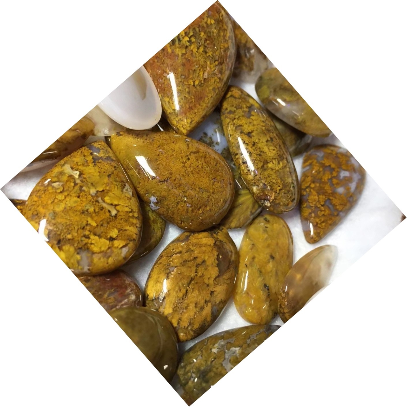 ក្លូប៊លហ្គ្រេសហ្គេតមានគុណភាពខ្ពស់បំផុតនៃភួយស្លែដ៏ពិតធម្មជាតិចាស់ដែលមានដើមកំណើតដើមមើមត្បូងមានរសជាតិឈ្ងុយឆ្ងាញ់ 17