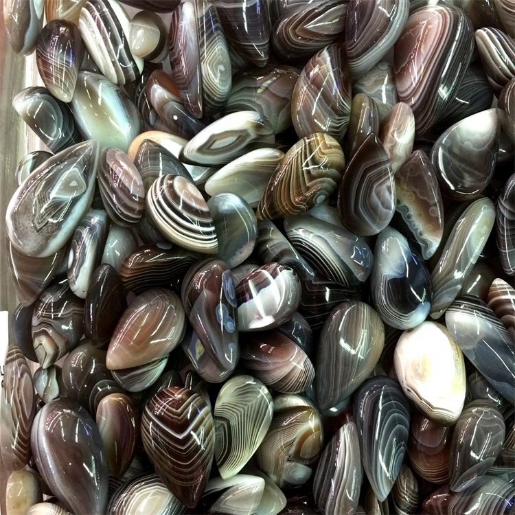 သဘာဝ Agate သစ်တော်သီး Cabohconly အရောင်များနှင့်ထူးခြားသောပုံစံများသည်လက်ကားရောင်းဝယ်မှုများပြုလုပ်ကြသည် 17