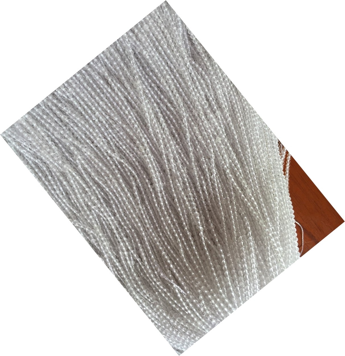 ខ្សែក្រវ៉ាត់រលុងធម្មជាតិនៃកែវគ្រីស្តាល់ពណ៌សអង្កាំដែលមានទំហំ 2 មម 3 មមខាំអង្កាំ 17