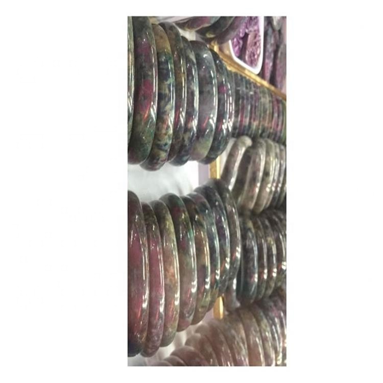 Բնականաբար Epidote ձեռնաշղթաներ Ruby Zoisite Bangle Rare Solid Ruby Zoisite Bangle Bracelet 57 մմ Գեղեցիկ գույնի գրադիենտ 12