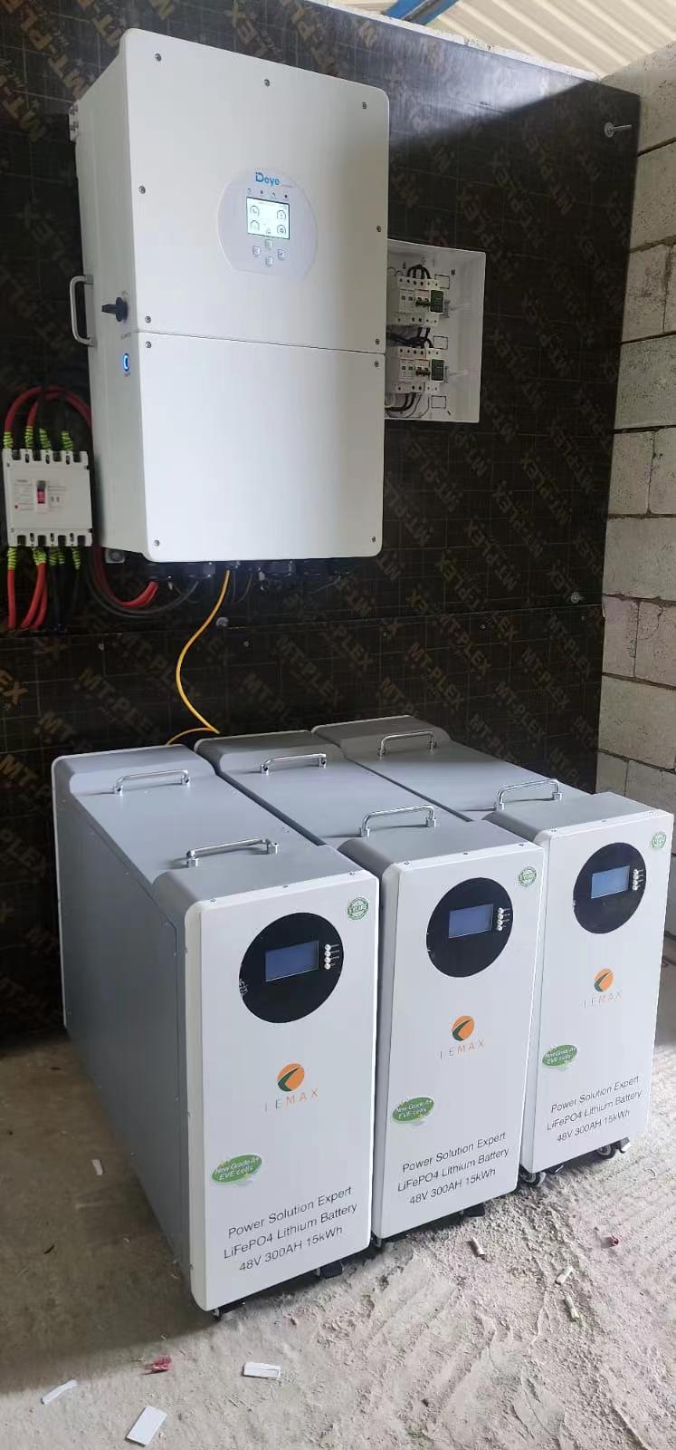 Alimentare il futuro: batterie al litio LEMAX da 15kWh a pavimento integrate con inverter Deye 1