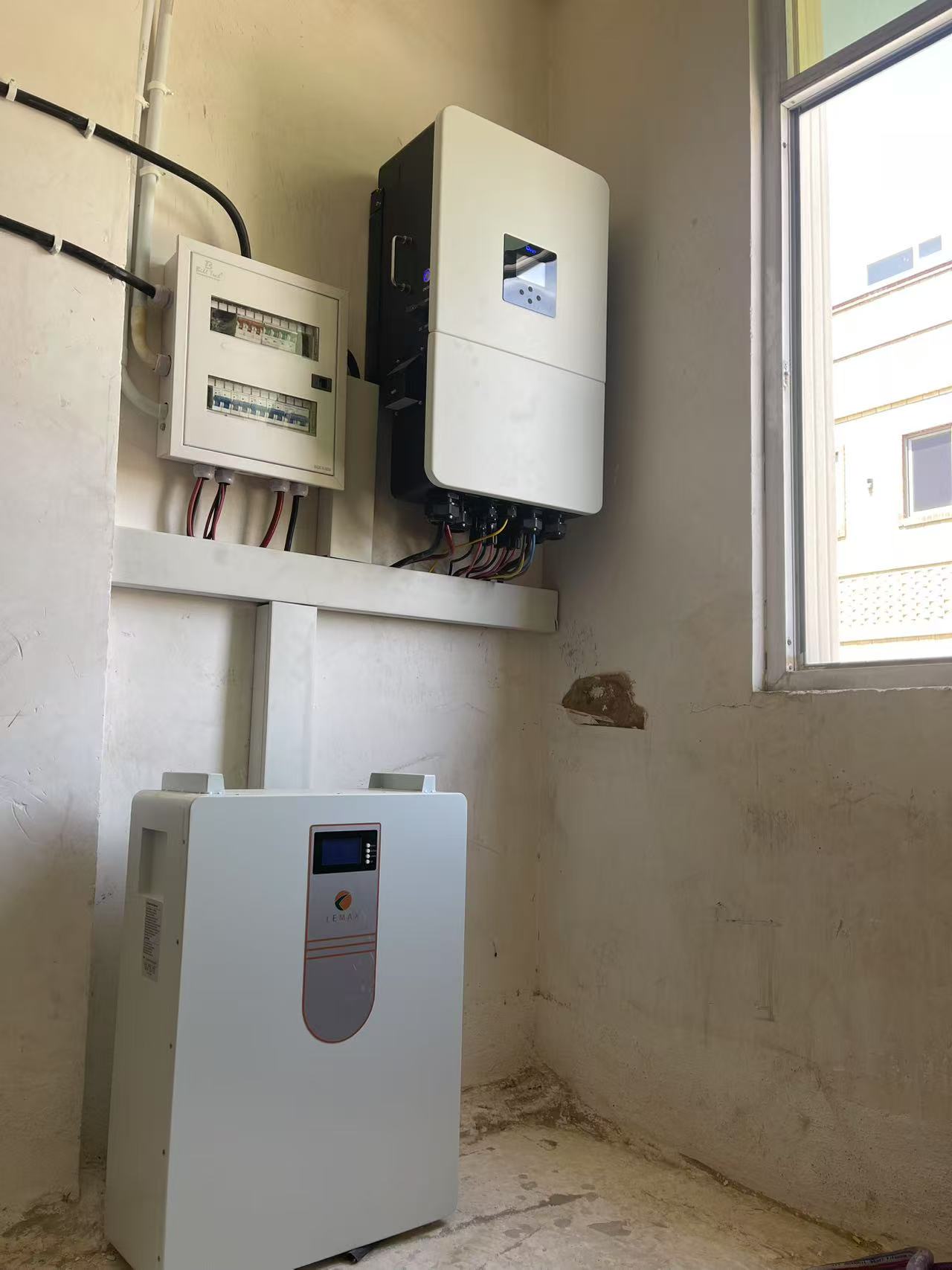 تخزين قوي للطاقة مع بطارية ليثيوم LEMAX 15KWH 1