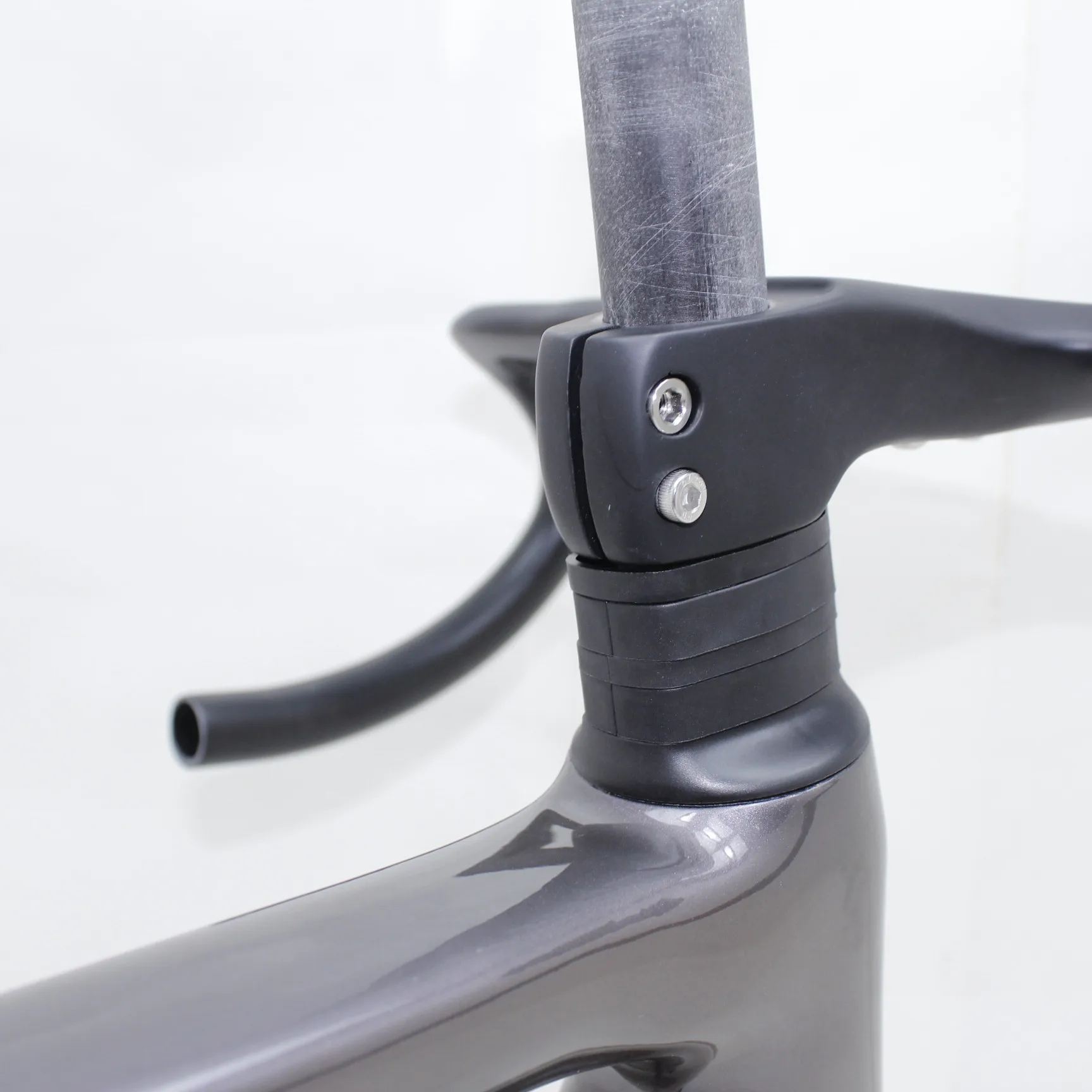 Telaio per bici da strada in carbonio Telaio per bici con manubrio integrato Dimensioni disponibili 44/49/52/54/56/58 33