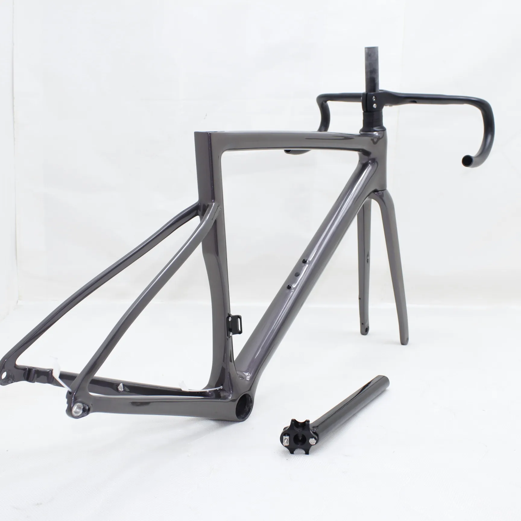 Telaio per bici da strada in carbonio Telaio per bici con manubrio integrato Dimensioni disponibili 44/49/52/54/56/58 32