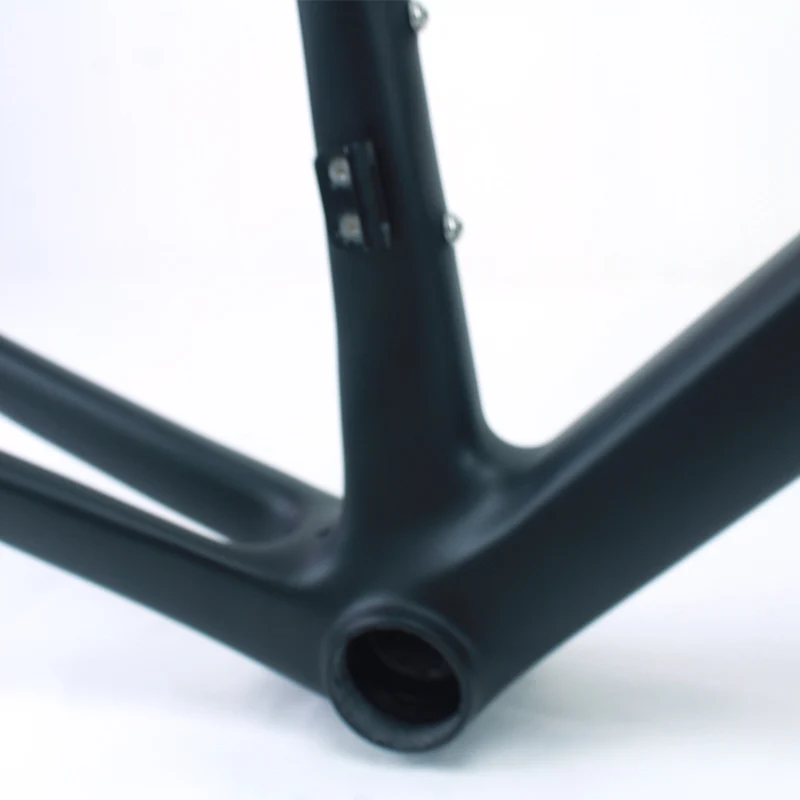 Wholesale T800/T000 Carbon Aero Road Bike Frame – Superlight Disc Brake 700C, Full Internal Cable Routing 12