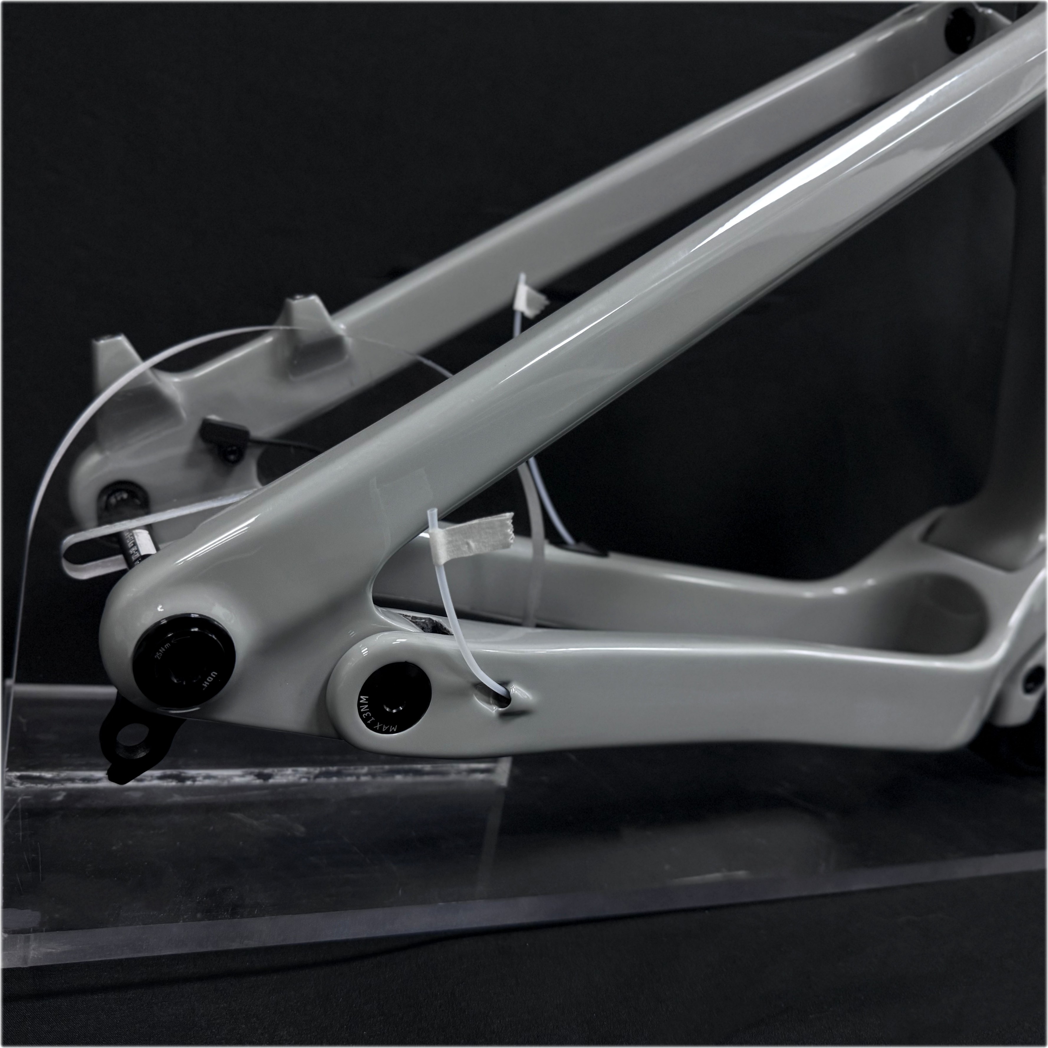 2025 Nuovo telaio per bici elettrico a sospensione completa - Fibra di carbonio T700 29 pollici, con motore Bafang M82 Mid Drive e DPC030 16