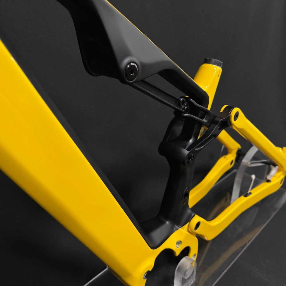 Bafang mid-drive motor 835Wh battery full suspension e-MTB 29-inch carbon fiber frame mountain bike 18