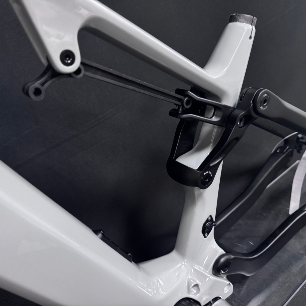 Quadro de E-MTB com Suspensão Total para Bafang M820 | Fibra de Carbono 29er com Display DPC030 23