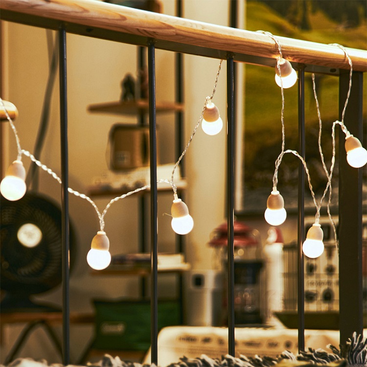 wooden string light-1.jpg