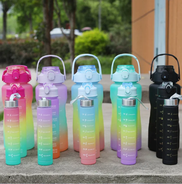 زجاجة ماء مع قش للشرب من البلاستيك الشفاف بالجملة دراجة مخصصة اللون 3 في 1 قابلة لإعادة الاستخدام 300 مل 1 لتر 2 لتر معسكر رياضي للصالة الرياضية 16