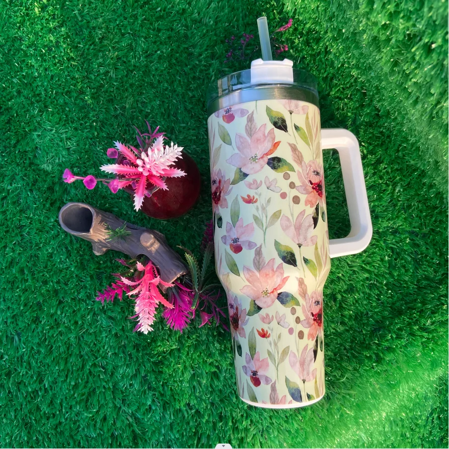 جديد وصول 40oz بهلوان مع مقبض الفولاذ المقاوم للصدأ الأبيض والأحمر نقطة زهرة نمط بهلوان مع قدح من القش 10