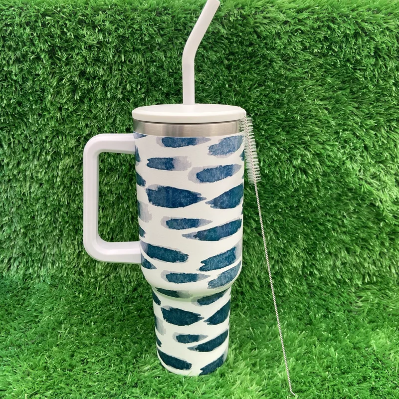 الجملة أوراق ذهبية جديدة والأزرق الكتابة على الجدران نمط الفولاذ المقاوم للصدأ 40oz أكواب بهلوان مع مقبض وقش 17