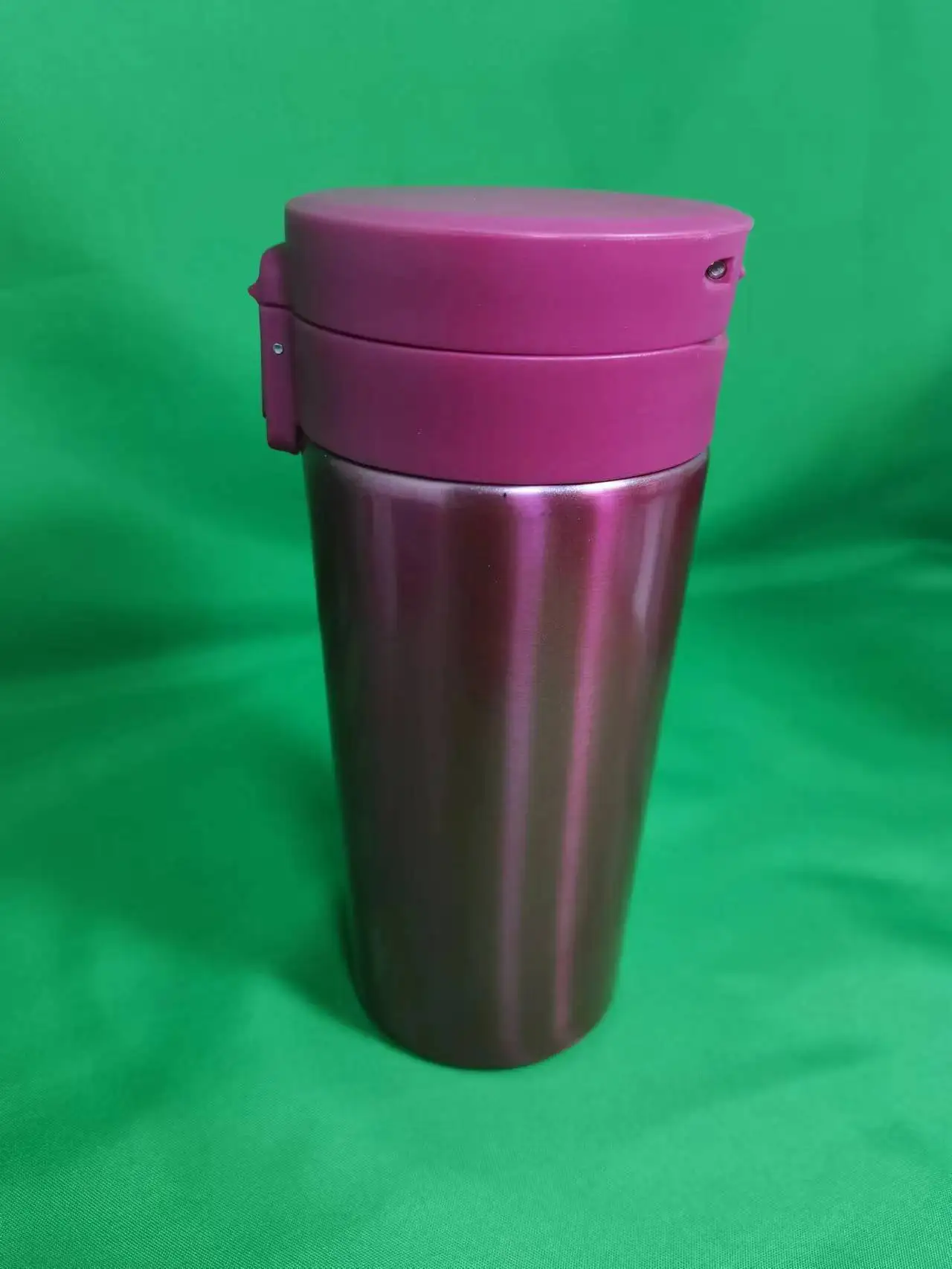 أكواب قهوة Ineedu بجدار مزدوج من الفولاذ المقاوم للصدأ ومعزولة بتفريغ الهواء مع غطاء 9