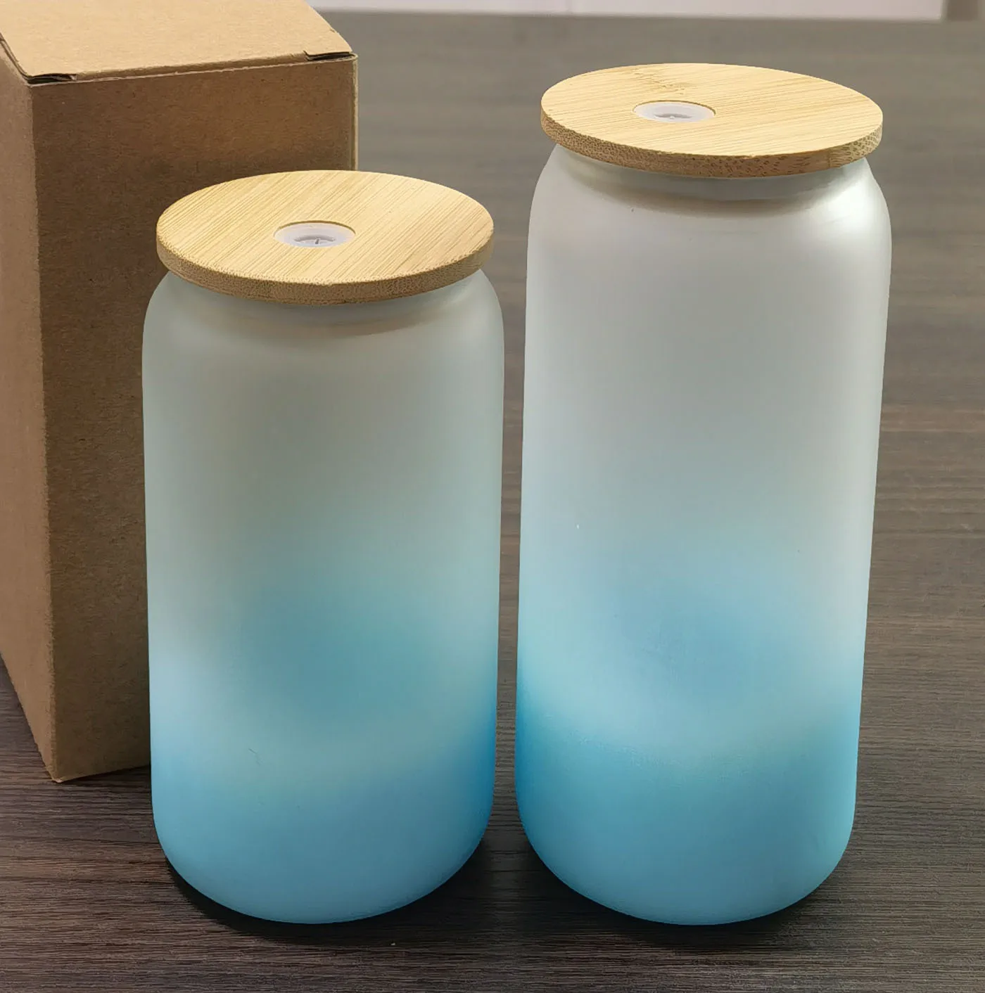 أكواب القهوة الزجاجية مع الخيزران بالجملة عيد الميلاد مخصص واضح بلينغ يتوهج في الظلام 30 أوقية 20 أوقية أكواب التخييم صندوق أبيض 12