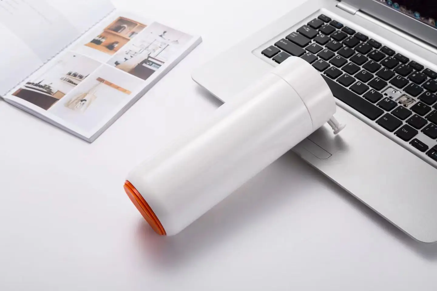 زجاجة مياه رياضية كبيرة غير سامة وخالية من مادة Bpa وصديقة للبيئة سعة 32 أونصة مع غطاء علوي مقاوم للتسرب وغطاء علوي متدفق / فتح بنقرة واحدة 13